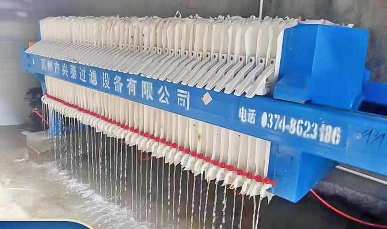 生活污水處理流程中將壓濾機(jī)放在什么位置？